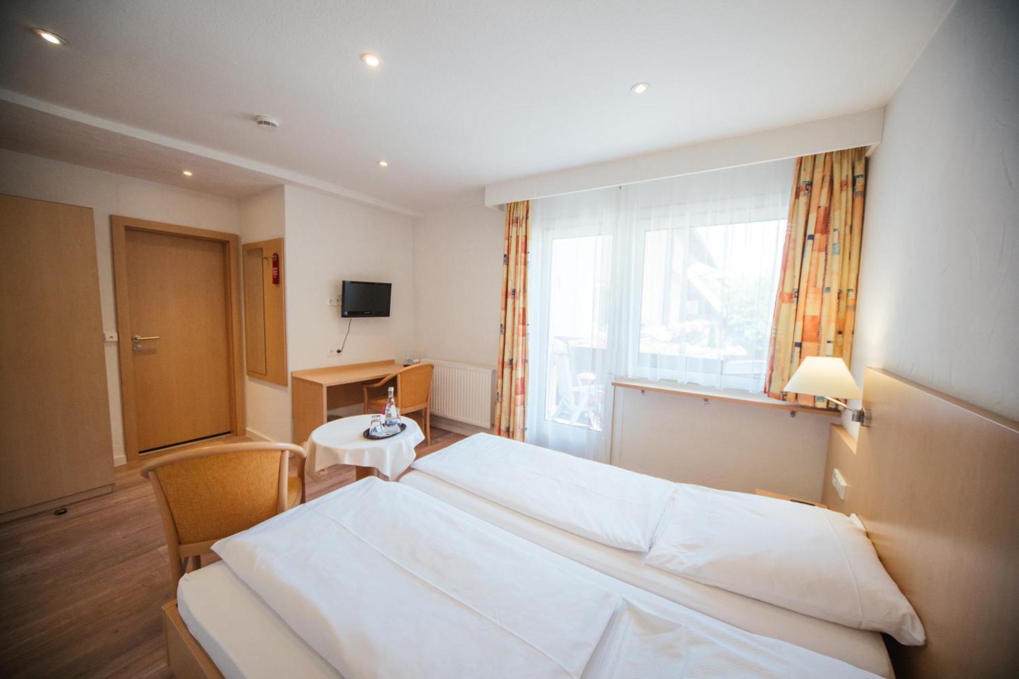 Hotel Waldeck Mit Restaurant "Florian'S" Feldberg  Bilik gambar