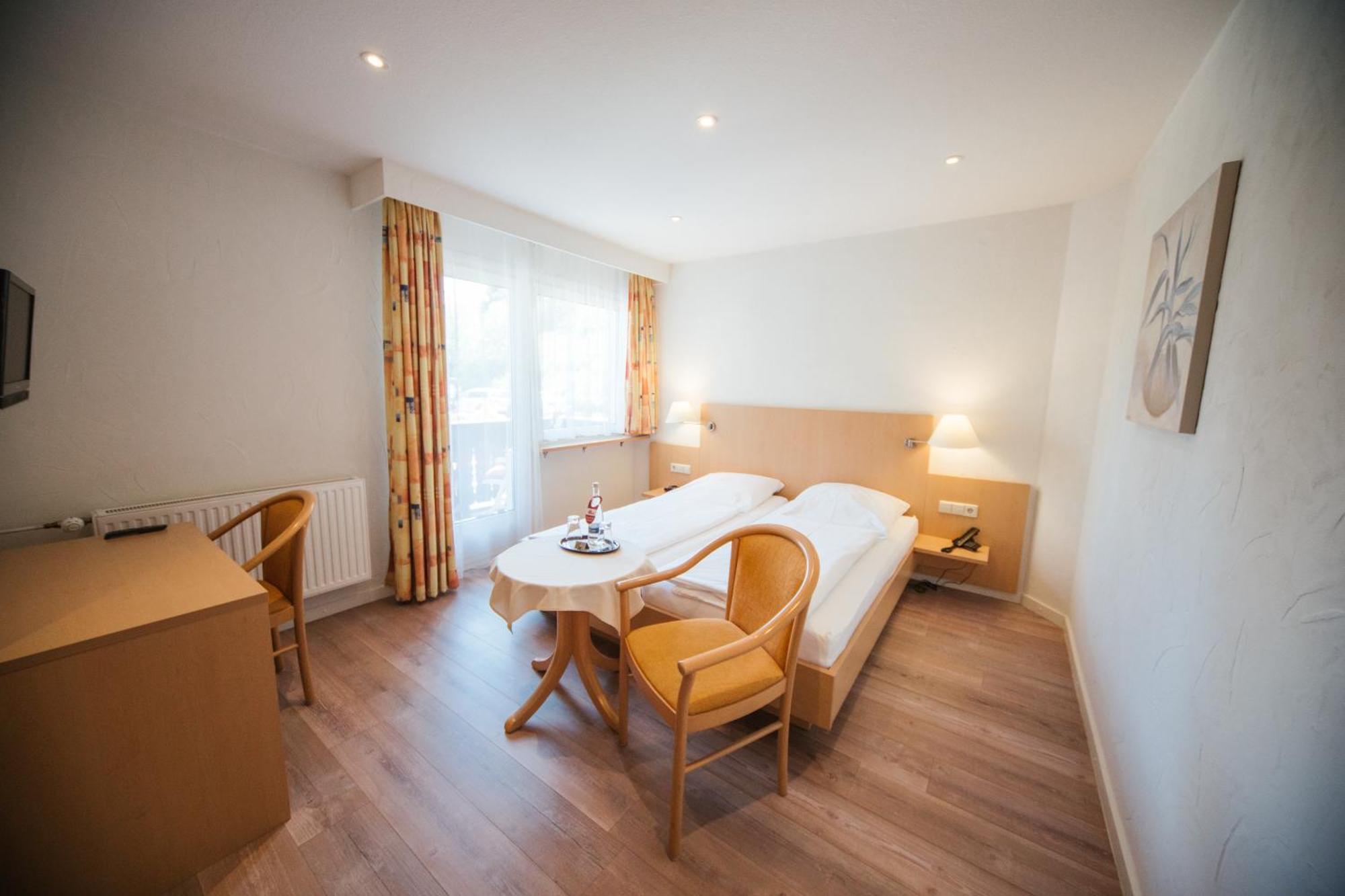 Hotel Waldeck Mit Restaurant "Florian'S" Feldberg  Bilik gambar